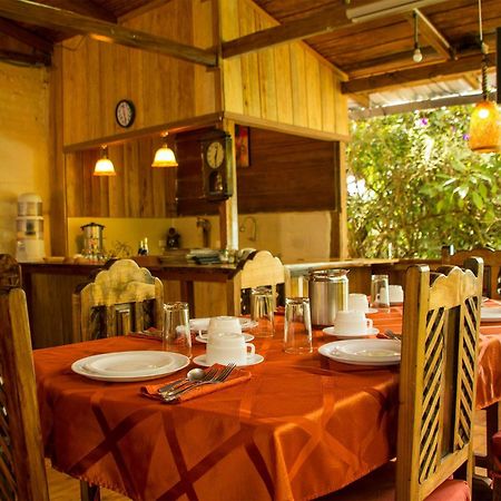 Hosteria Los Cedros De Миндо Экстерьер фото