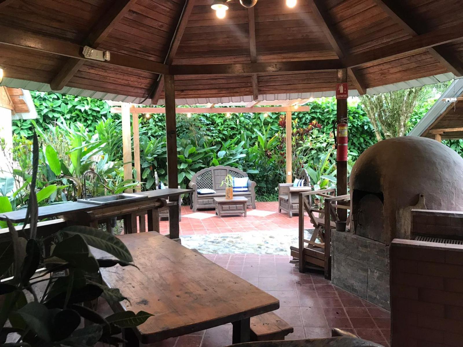 Hosteria Los Cedros De Миндо Экстерьер фото