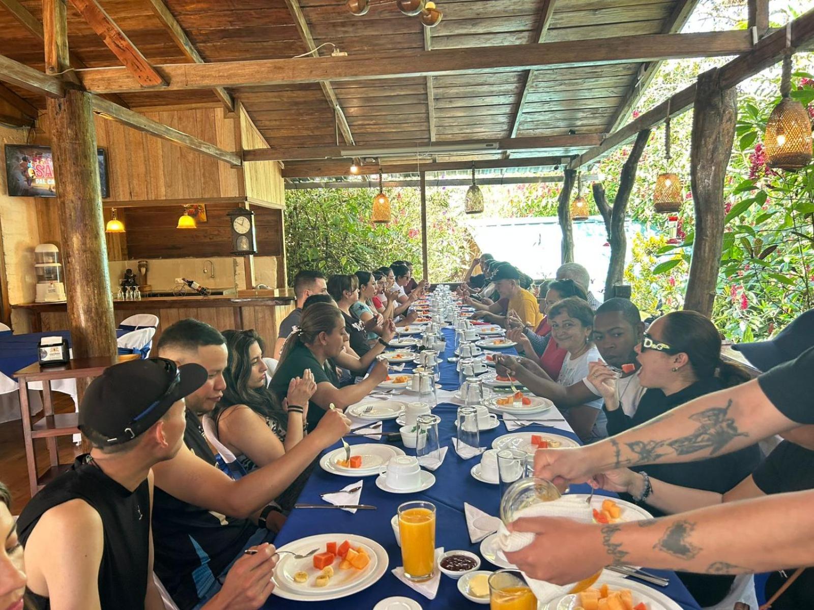 Hosteria Los Cedros De Миндо Экстерьер фото