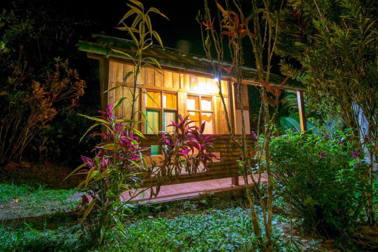 Hosteria Los Cedros De Миндо Экстерьер фото